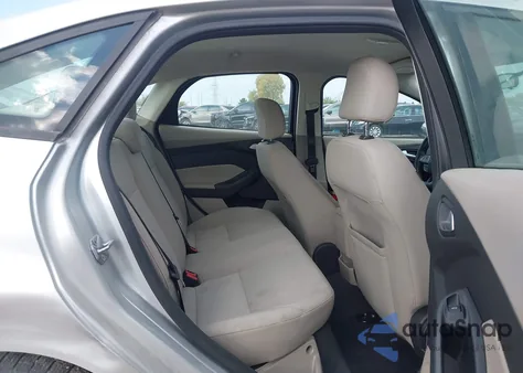 2016 Ford Focus Se z USA, uszkodzony, nr VIN 1FADP3F22GL391450